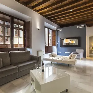 Elvira Aparthotel